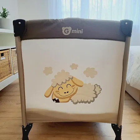 Beige Bed Lejlighed Bratislava